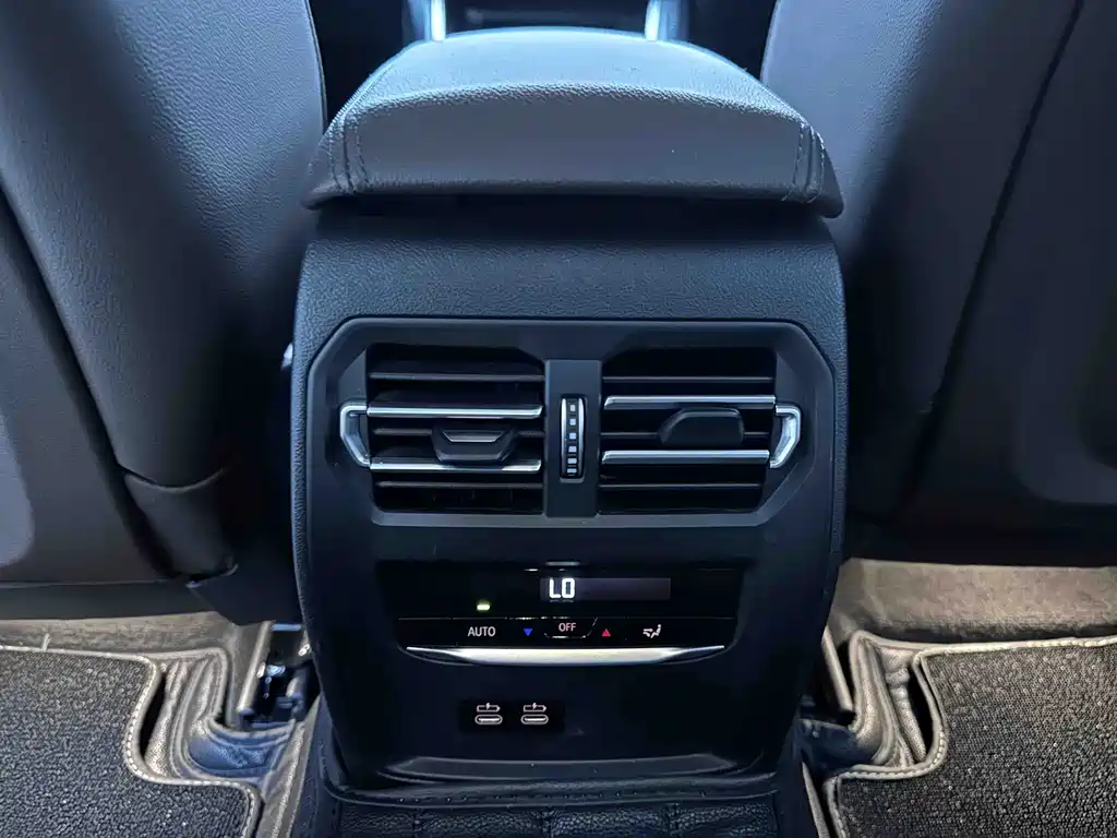BMW 3 Series 2023 — фото 17
