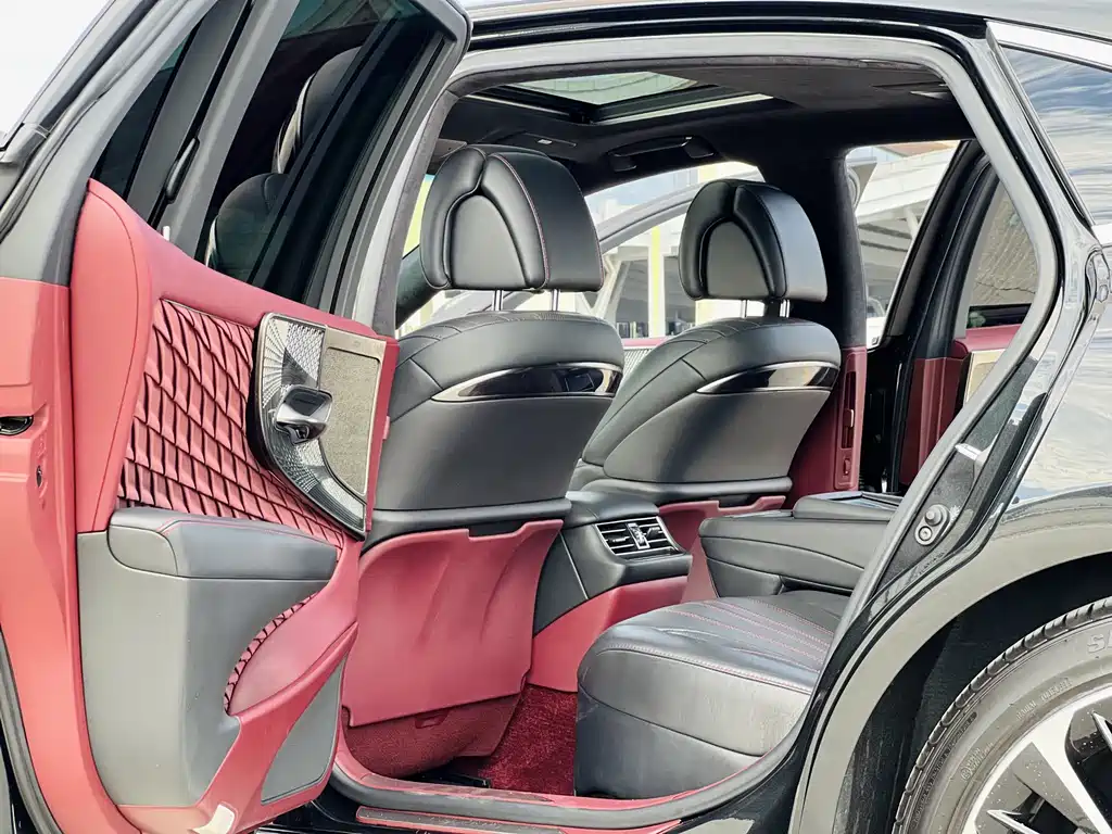 Lexus LS 2021