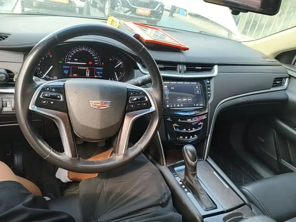 Cadillac XTS 2019 — фото 10