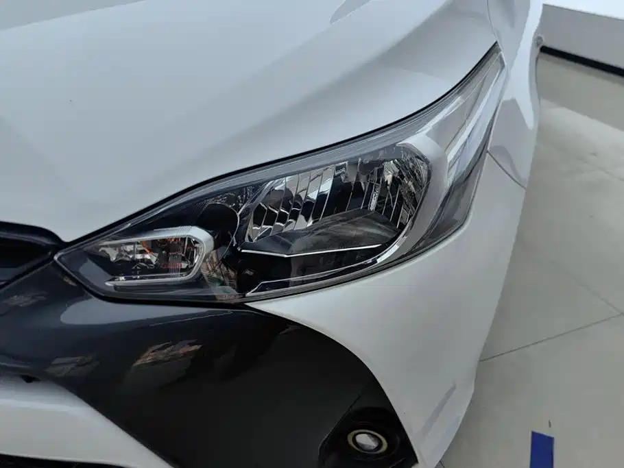 Toyota Yaris L 2021 — фото 5