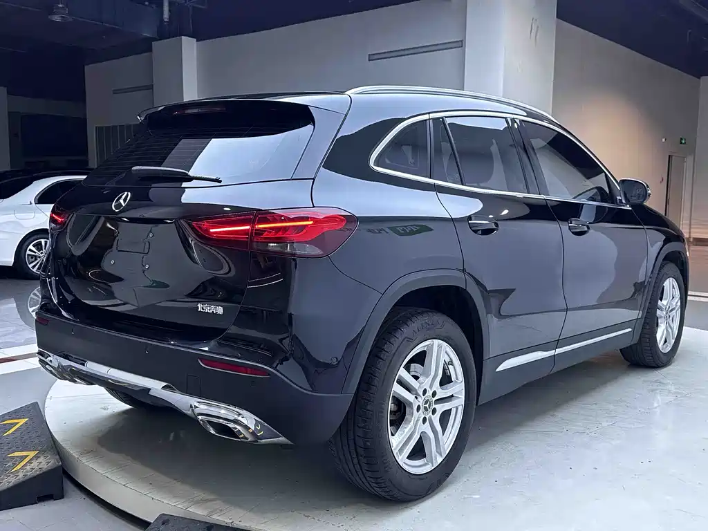 Mercedes-Benz GLA 2021