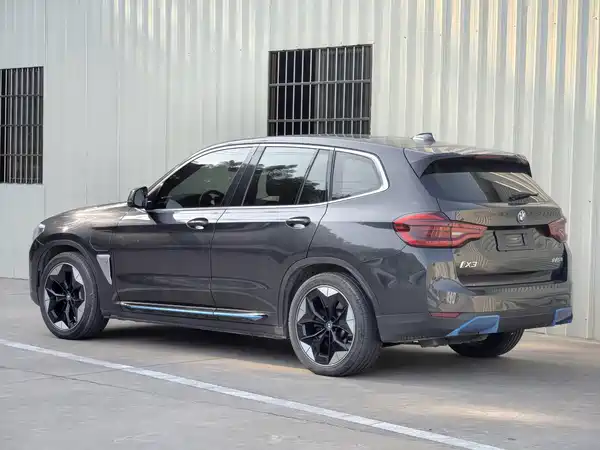 BMW iX3 2021