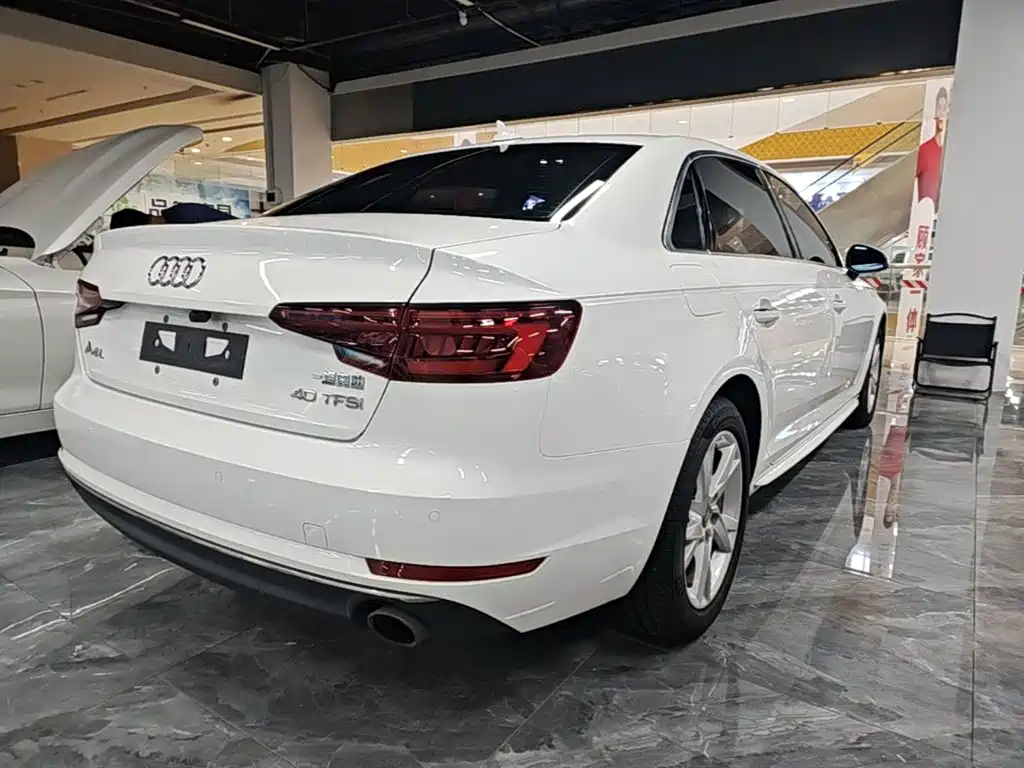 Audi A4L 2018