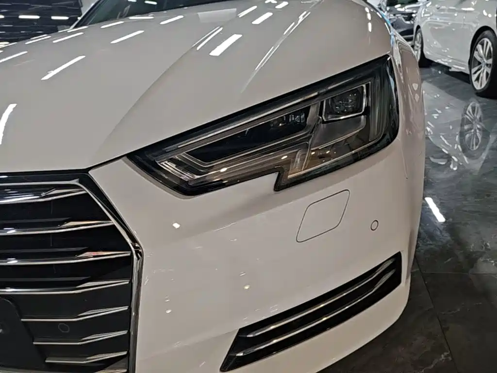 Audi A4L 2018 — фото 24