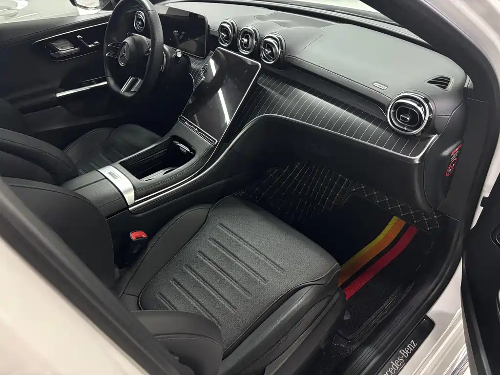 Mercedes-Benz C-Class 2024 — фото 12