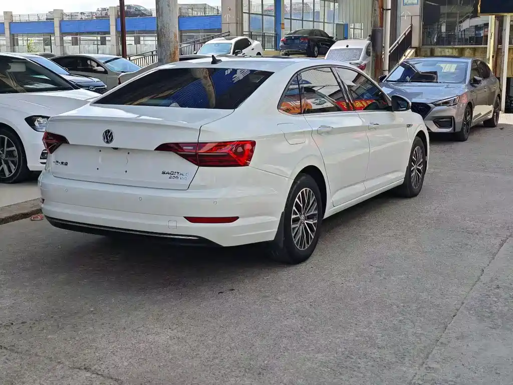 Volkswagen Sagitar 2021