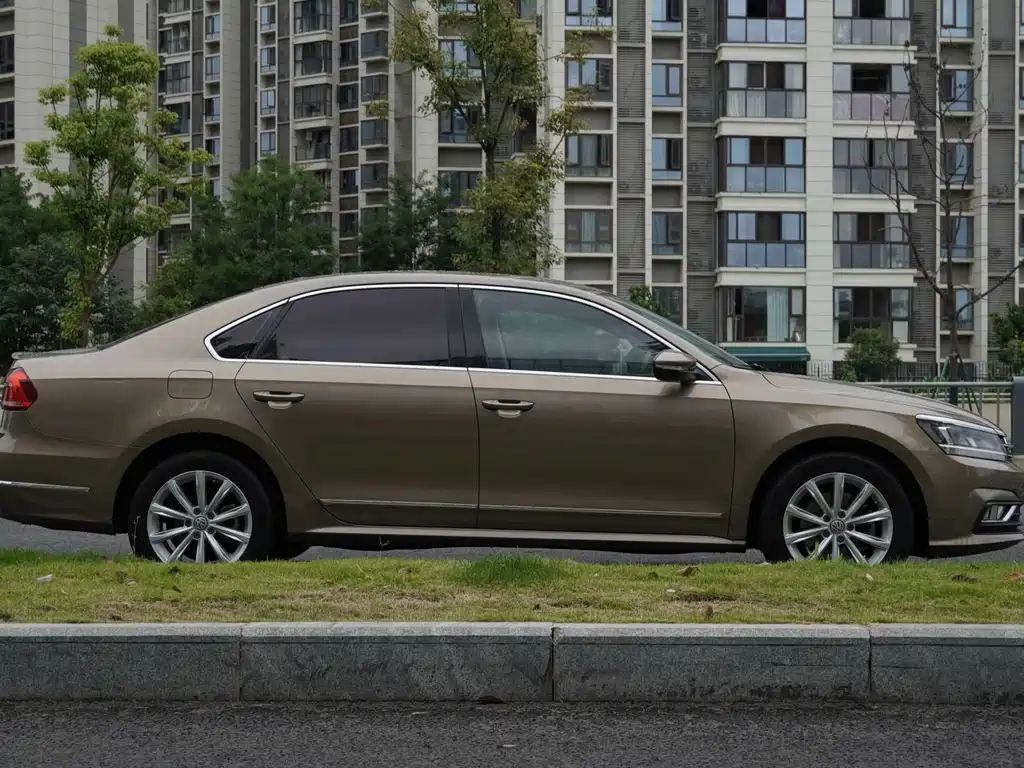 Volkswagen Passat 2017 — фото 19