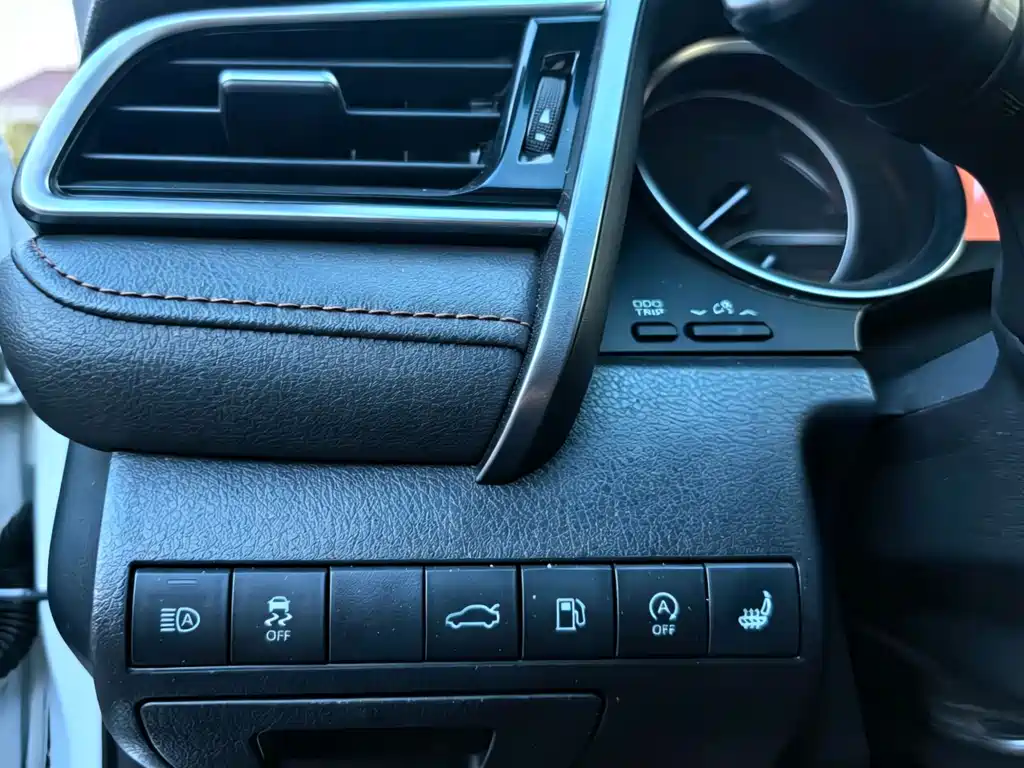 Toyota Camry 2019 — фото 17