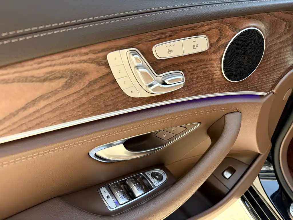 Mercedes-Benz E-Class 2023 — фото 19