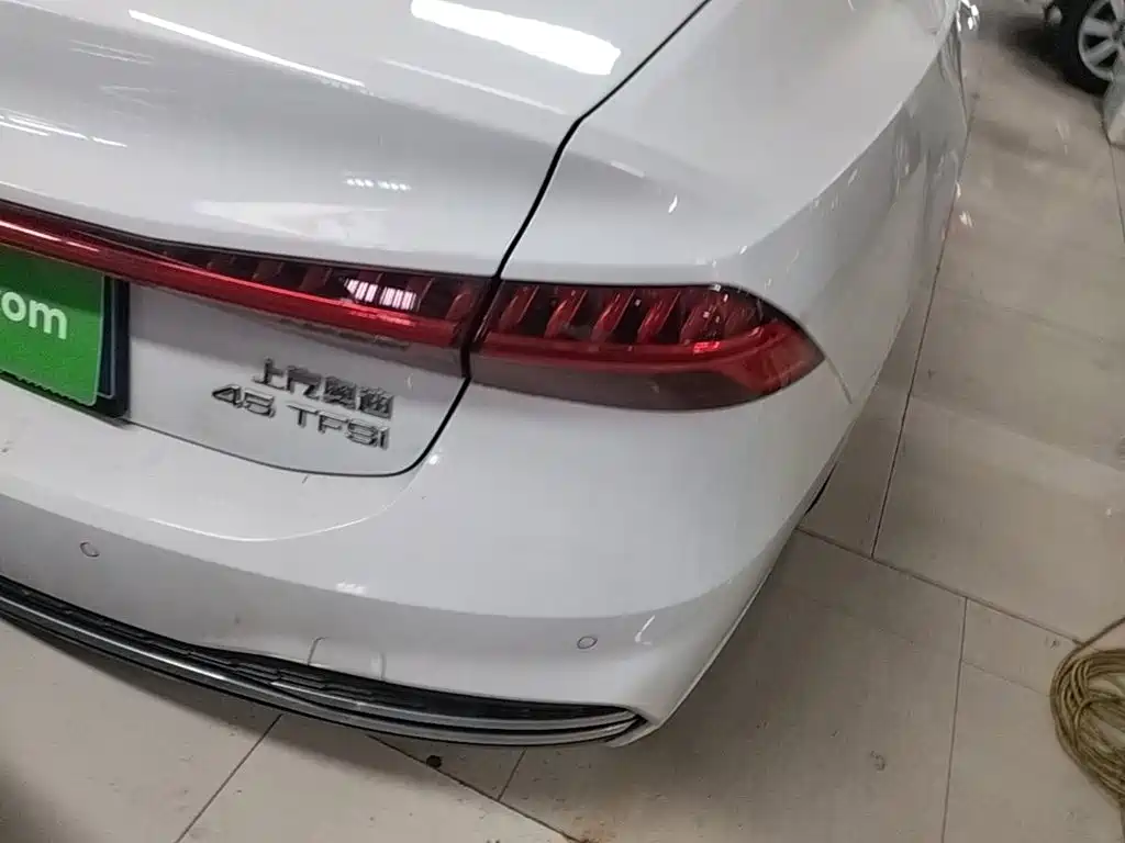Audi A7L 2025 — фото 8