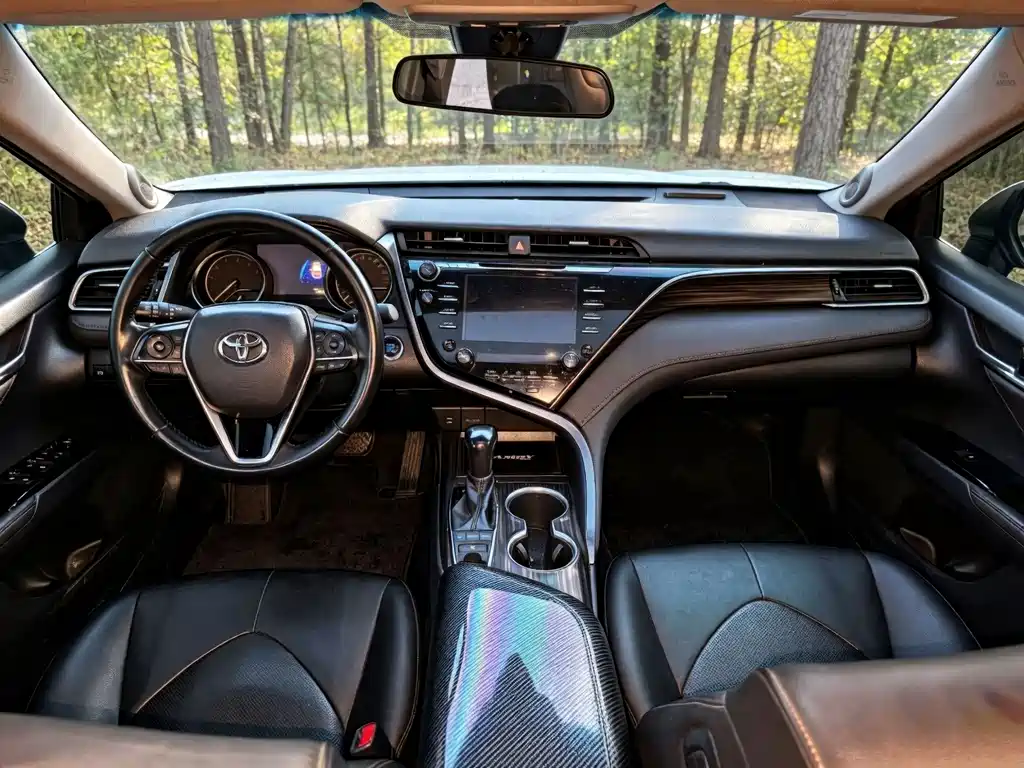 Toyota Camry 2019 — фото 13
