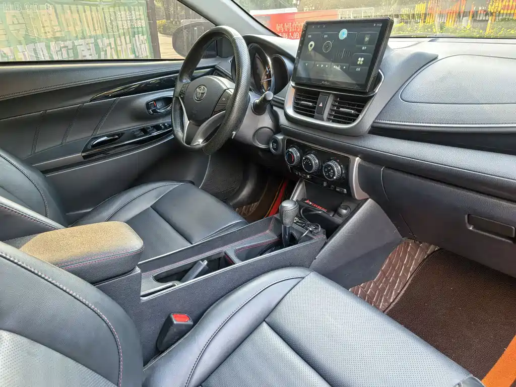 Toyota Yaris L 2022 — фото 16