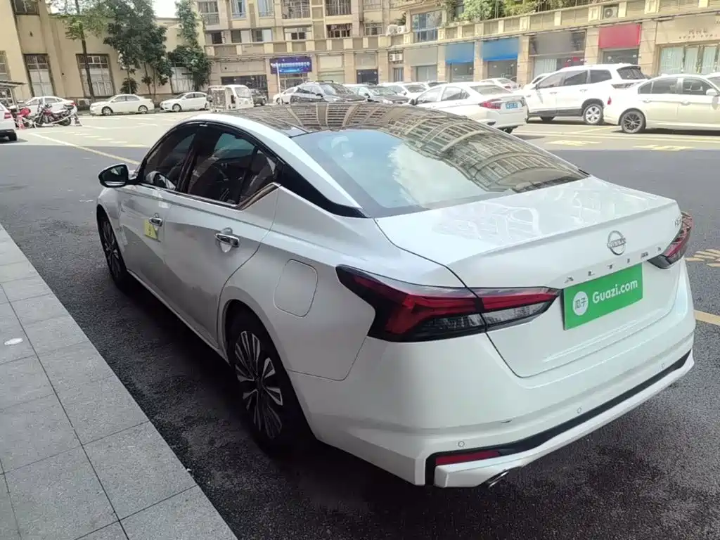 Nissan Teana 2023