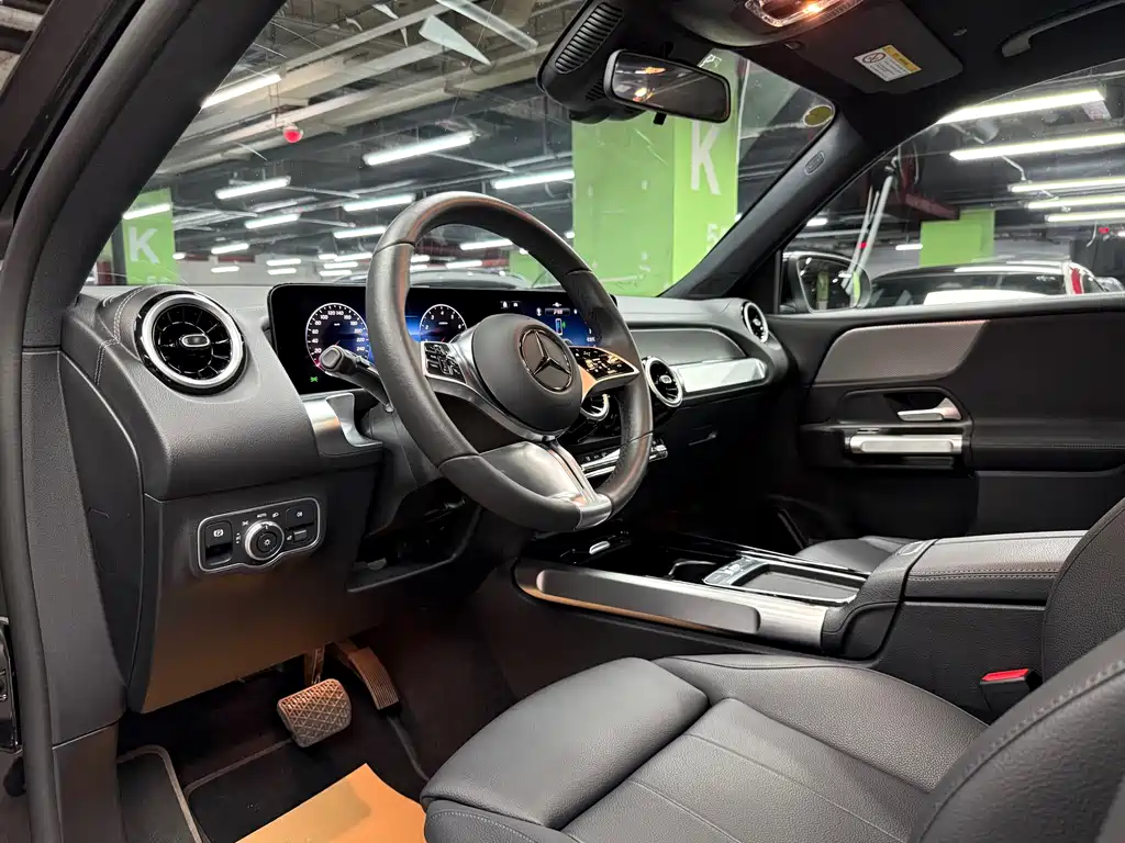Mercedes-Benz GLB 2024