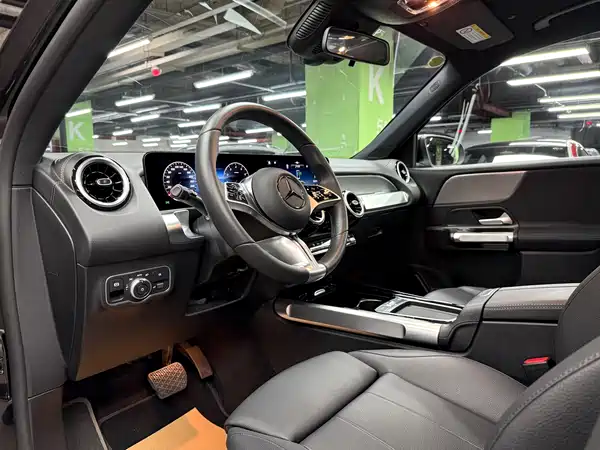 Mercedes-Benz GLB 2024