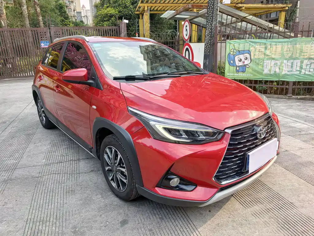 Toyota Yaris L 2022 — фото 3