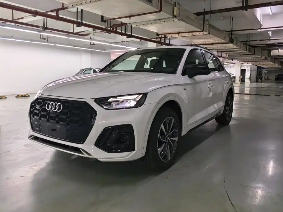 Audi Q5L 2024 — фото 1