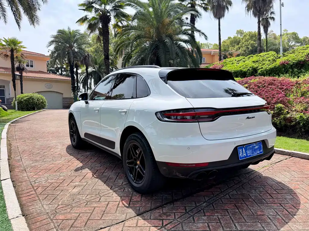 Porsche Macan 2019 — фото 14