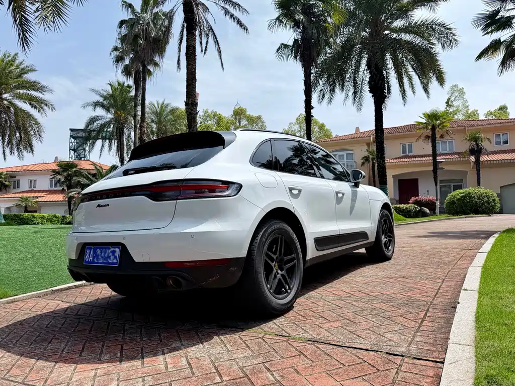Porsche Macan 2019 — фото 16