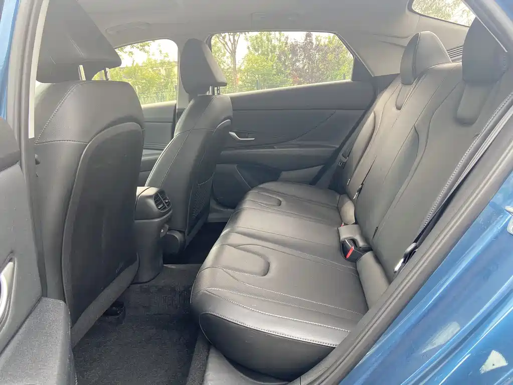 Hyundai Elantra 2022