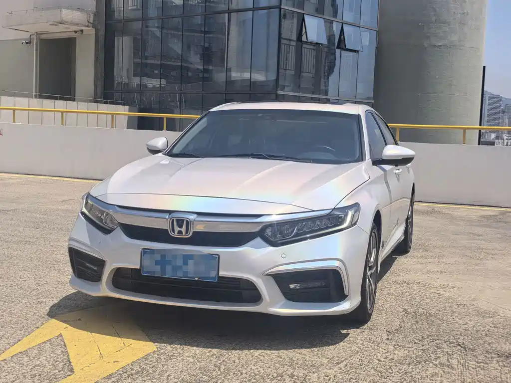 Honda Inspire 2019 — фото 1