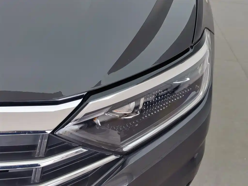 Volkswagen Sagitar 2021