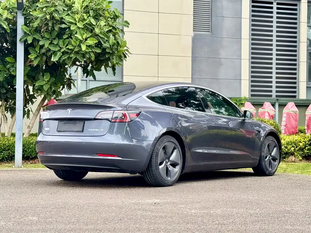 Tesla Model 3 2020 — фото 9