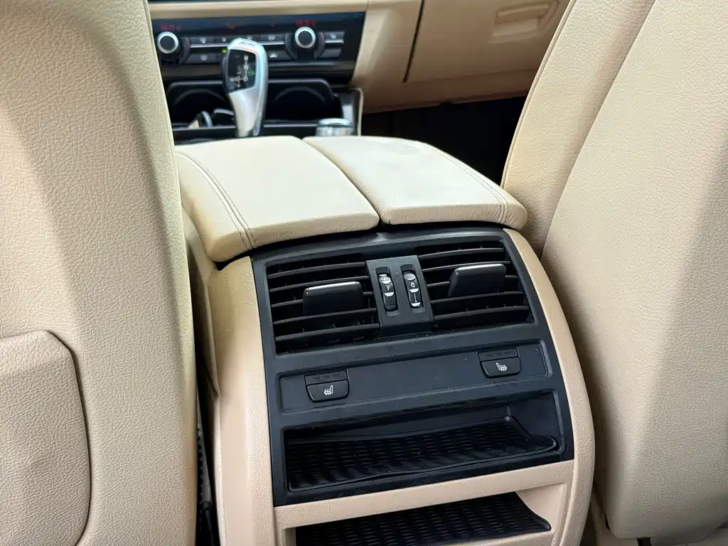 BMW 5 Series 2012 — фото 25