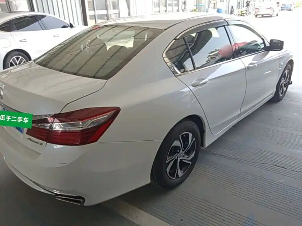 Honda Accord 2016 — фото 5