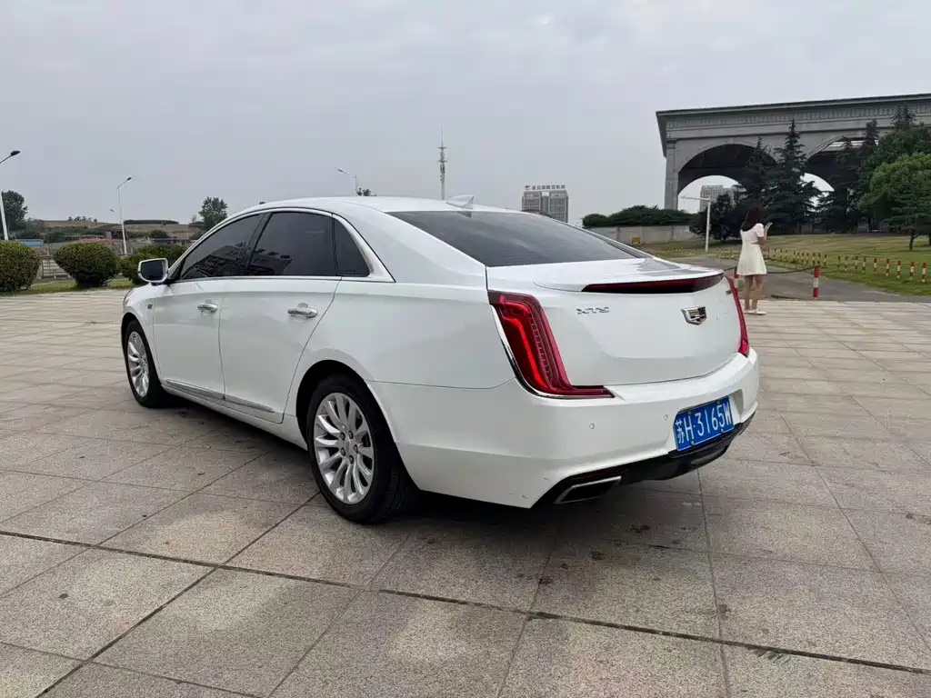 Cadillac XTS 2018 — фото 9
