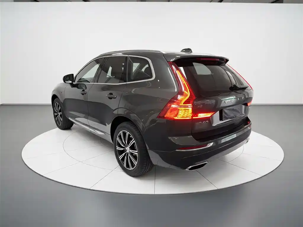 Volvo XC60 2019 — фото 5
