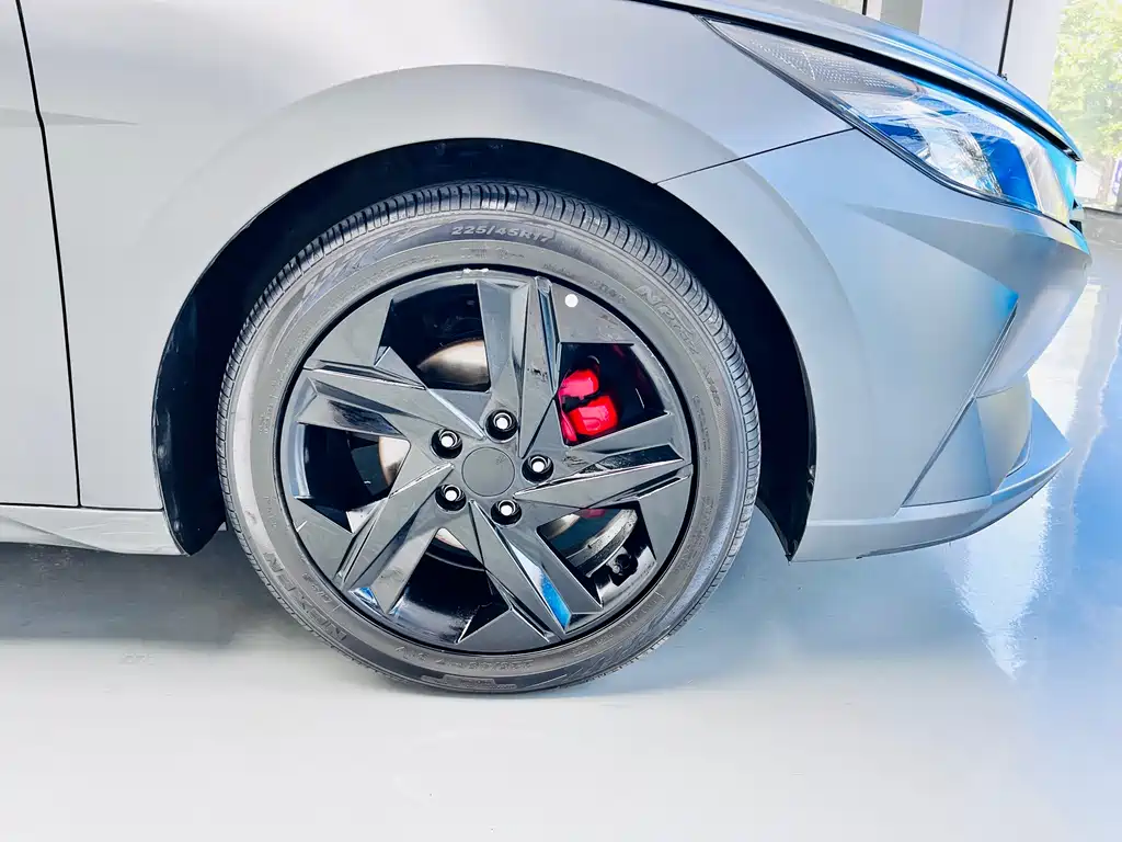 Hyundai Elantra 2022 — фото 4
