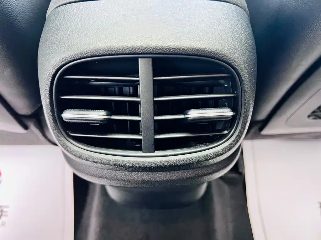 Hyundai Elantra 2022 — фото 19