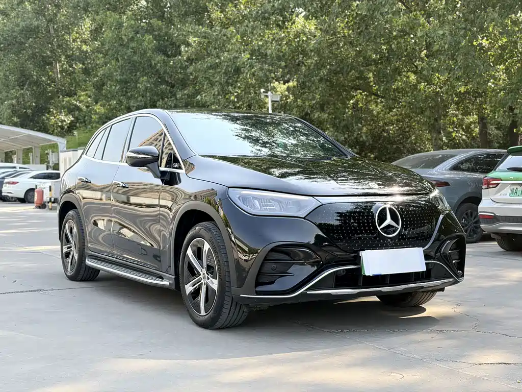 Mercedes-Benz EQE SUV 2024 — фото 3