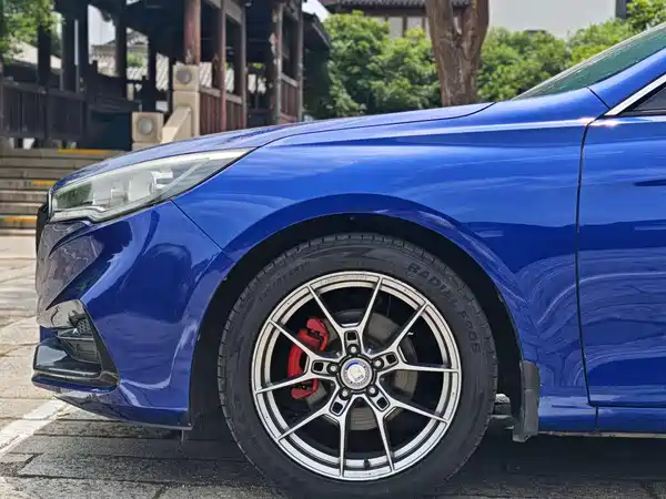 Hongqi H5 2019