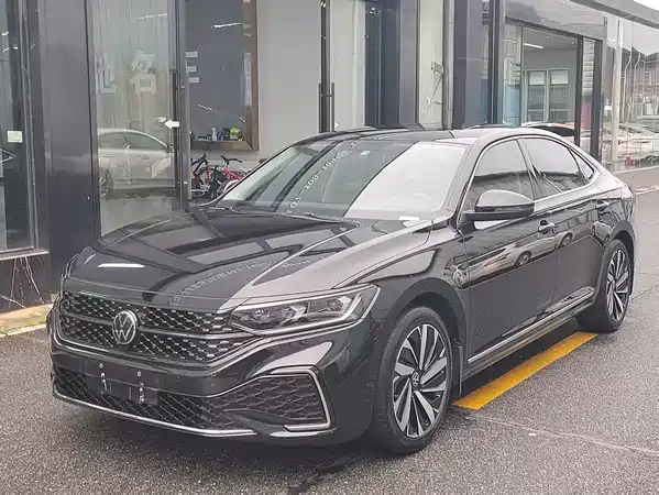 Volkswagen Passat 2022