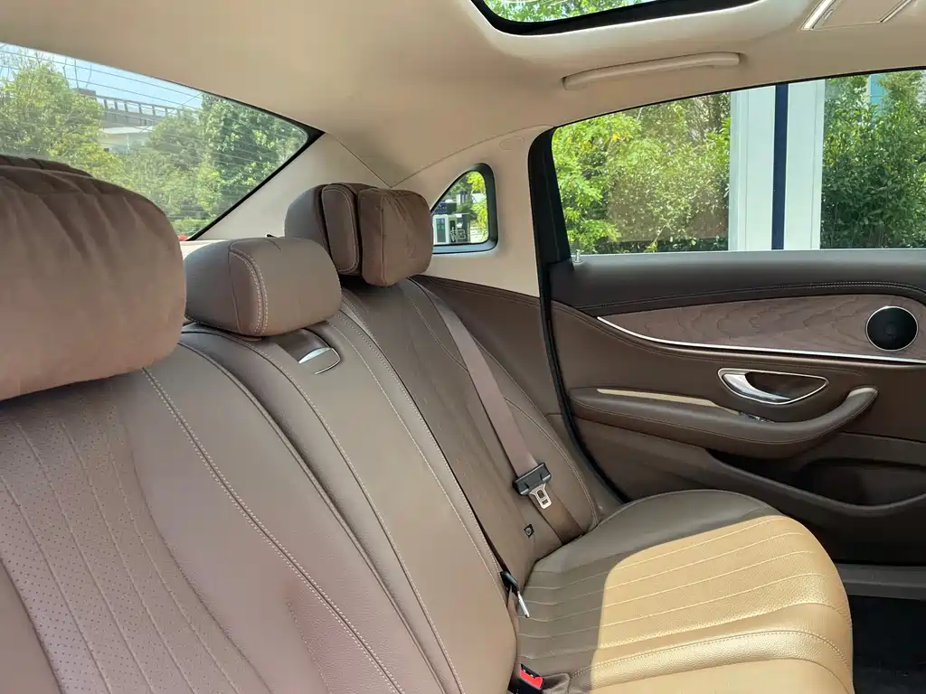 Mercedes-Benz E-Class 2020 — фото 21
