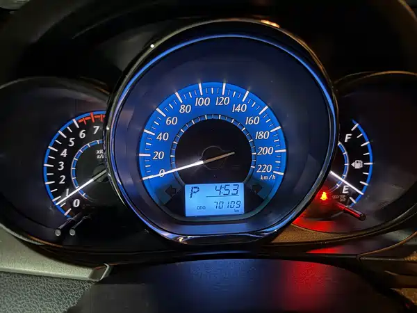 Toyota Yaris L 2015