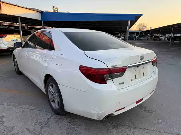 Toyota Reiz 2013