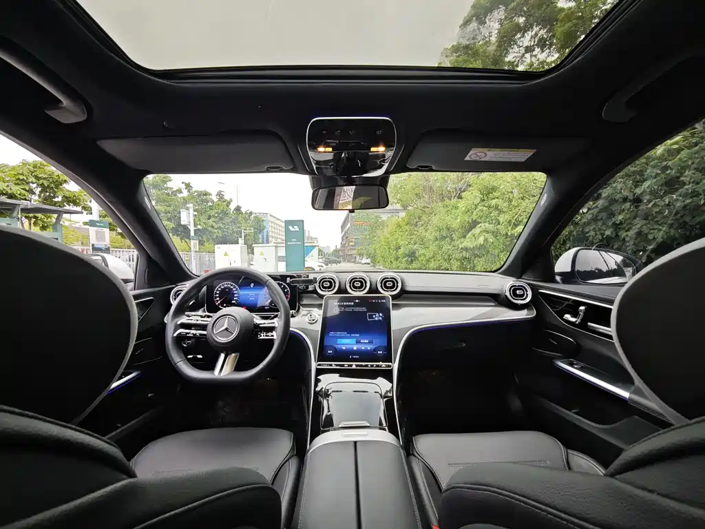 Mercedes-Benz C-Class 2023 — фото 18