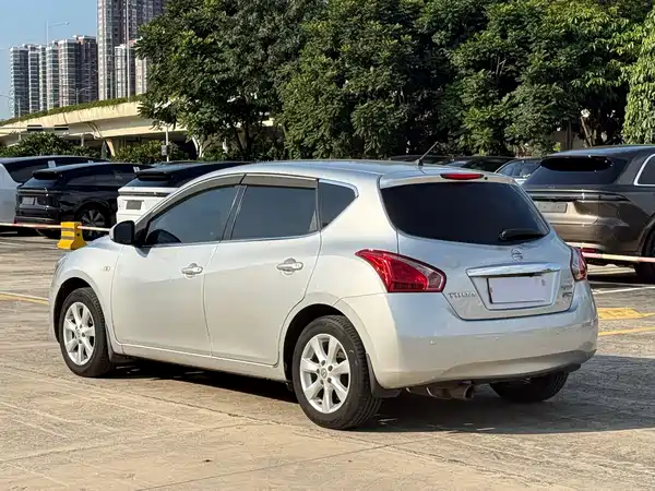 Nissan Tiida 2013