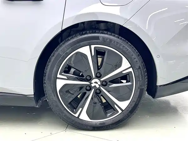 NIO ET5 2025