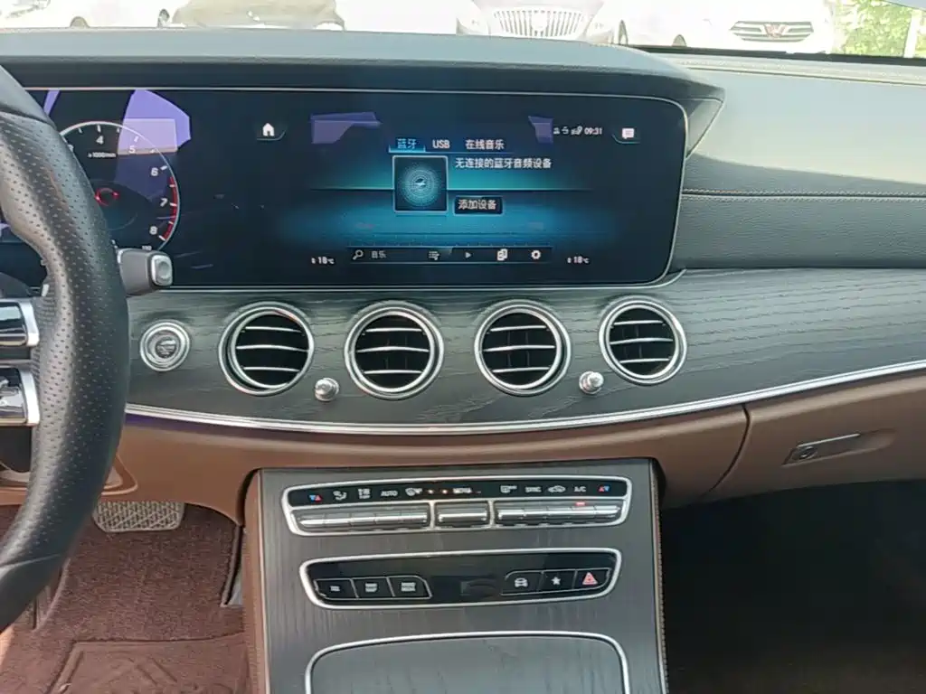Mercedes-Benz E-Class 2022 — фото 13