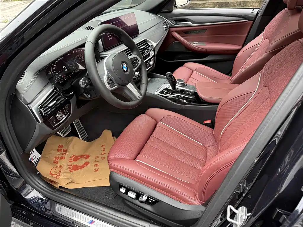 BMW 5 Series 2021 — фото 15