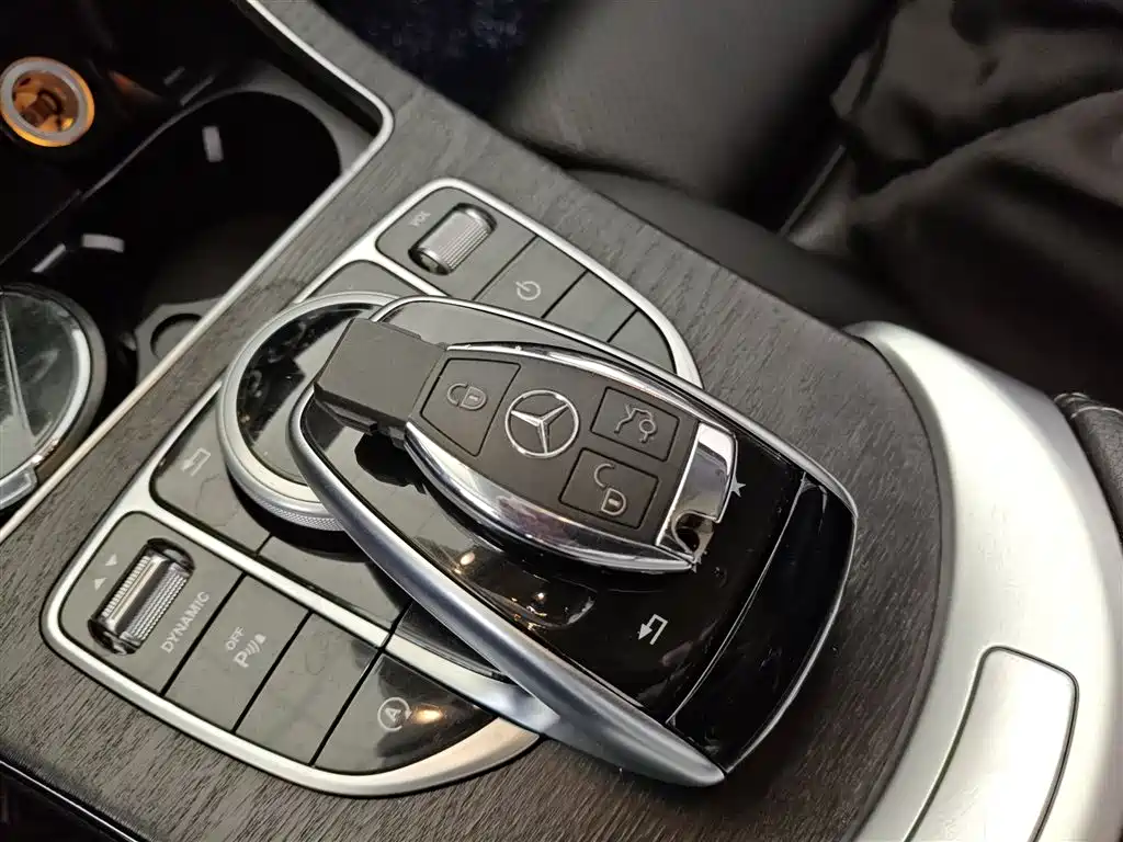 Mercedes-Benz C-Class 2018 — фото 9