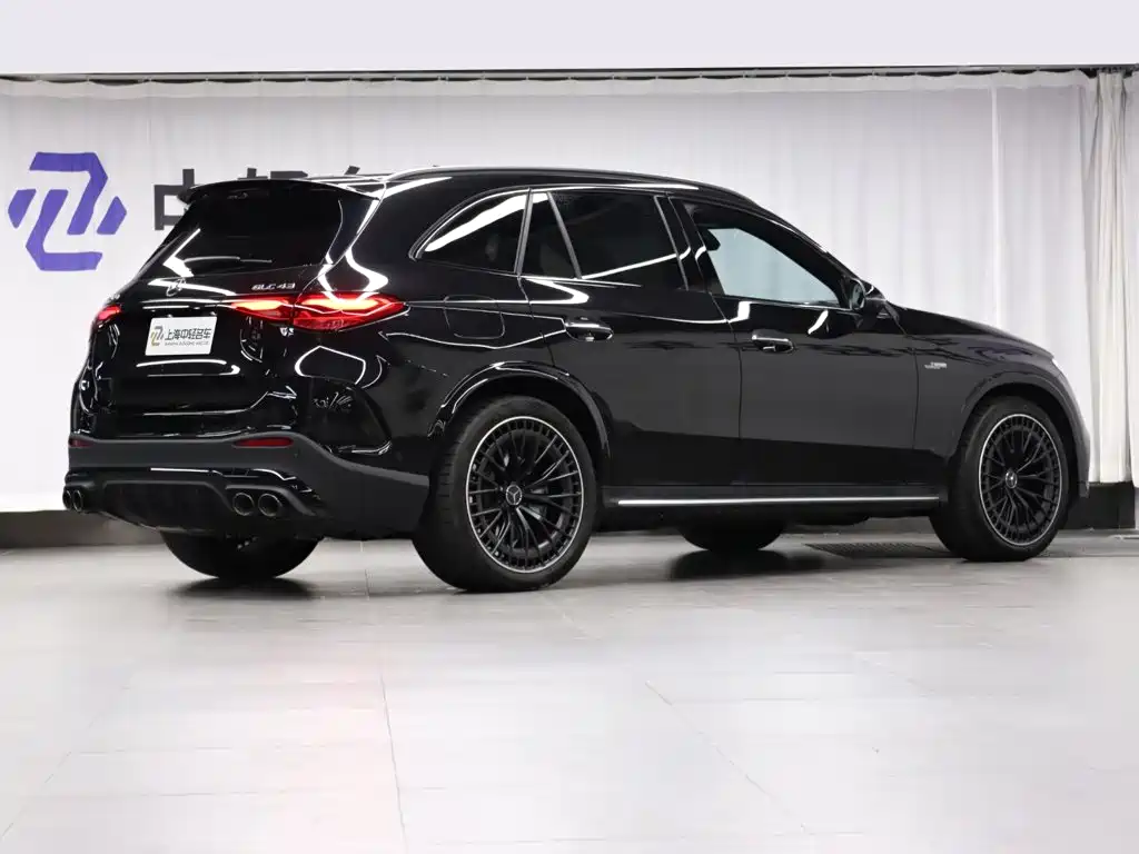 Mercedes-Benz GLC AMG 2026 — фото 3