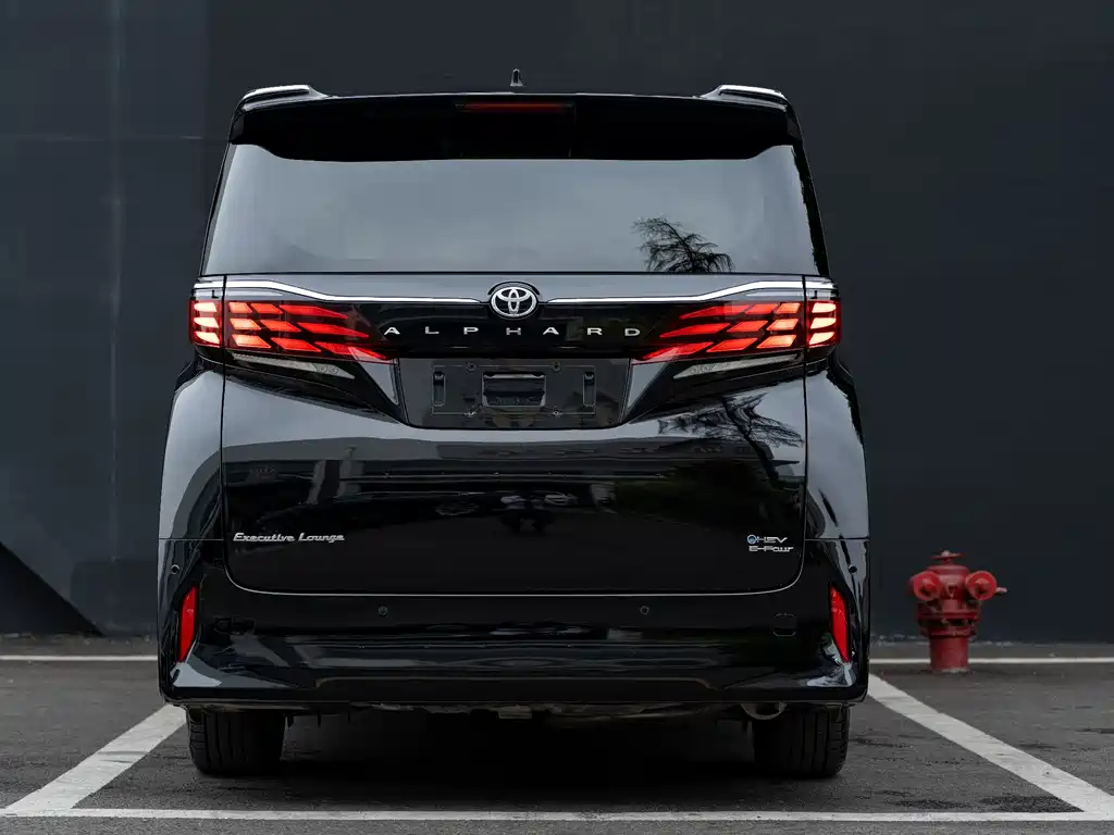 Toyota Alphard 2024 — фото 18