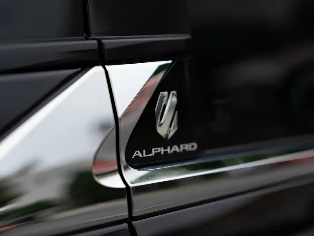 Toyota Alphard 2024 — фото 16