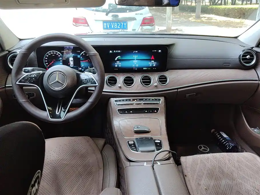 Mercedes-Benz E-Class 2022 — фото 12