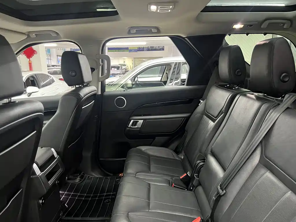 Land Rover Discovery 2018 — фото 13